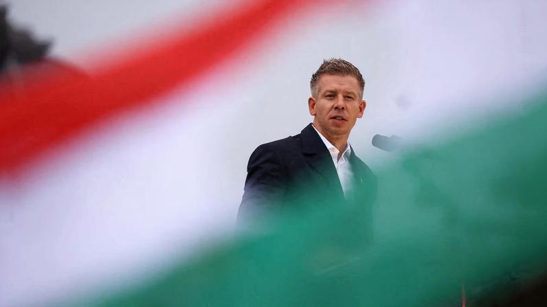 Peter Magyar, leader of the opposition TISZA party, delivers a speech to mark the 69th anniversary of the Hungarian Uprising of 1956, in Budapest, Hungary, October 23, 2025. REUTERS/Bernadett Szabo /File Photo