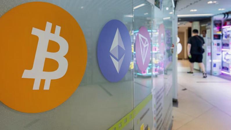 análise da Coinbase sustenta que o ecossistema avança para uma fase de consolidação estrutural, definida pela presença institucional, sofisticação tecnológica e uma adoção mais pragmática