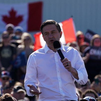 Conservadores do Canadá votam para manter Poilievre na liderança