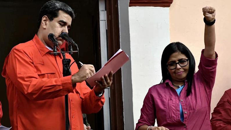 Nicolás Maduro e Delcy Rodríguez, em 23 de janeiro de 2019. Foto: Luis Robayo/AFP