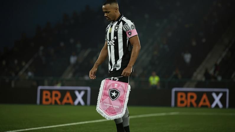 Marlon Freitas, do Botafogo, durante partida entre Botafogo x Bahia