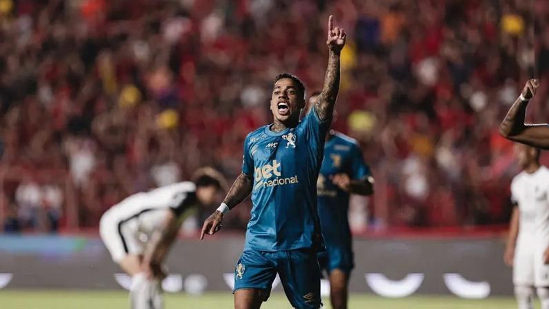 Matheusinho é o novo jogador do Ceará (Foto: Paulo Paiva/Sport Recife)