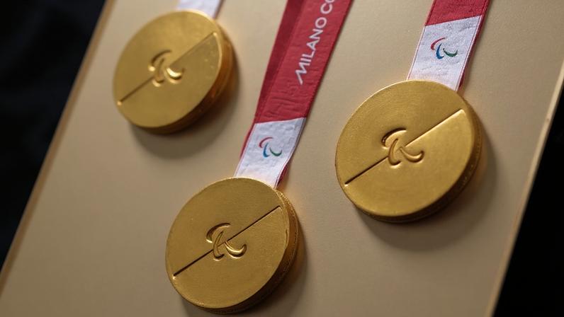 Medalhas das Paralimpíadas de Inverno em Milão-Cortina (foto: ANDREA PATTARO / AFP)