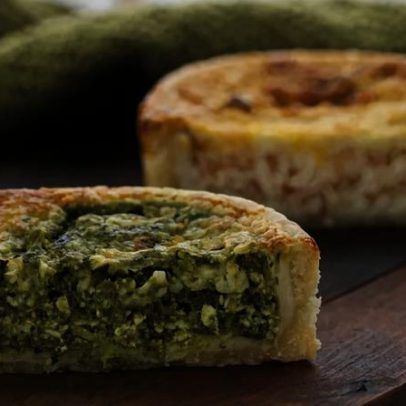 Quatro lanches saudáveis com espinafre e ricota para a tarde