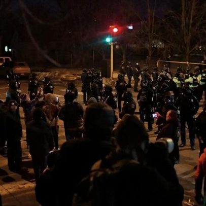 Trump ameaça mobilizar militares diante de protestos em Minnesota