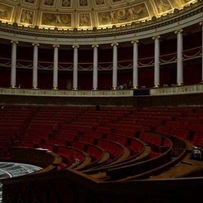 Governo francês vence primeira moção de censura sobre acordo com Mercosul