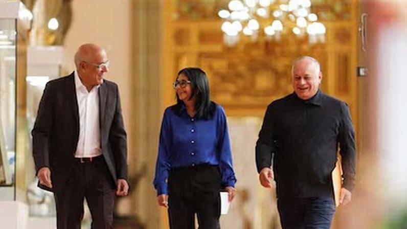 Jorge Rodríguez, Delcy Rodríguez y Diosdado Cabello en Caracas, este miércoles.