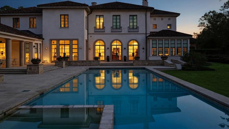 Mercado de luxo nos EUA busca imóveis maiores para pais e avós
