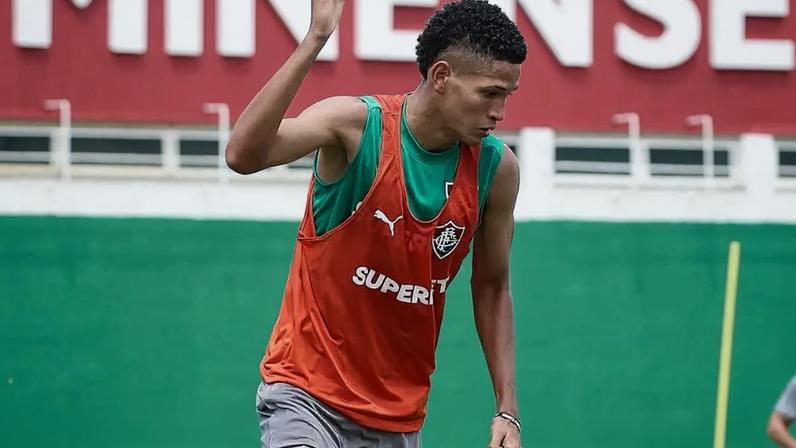 Naarã Lucas, promessa do Fluminense, na pré-temporada do profissional