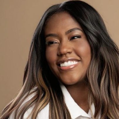 Nathália Braga lança álbum gospel Deus É