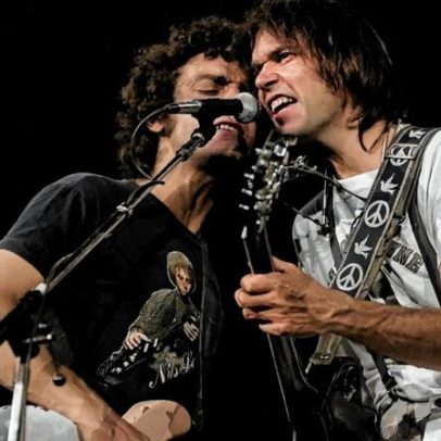 Neil Young Compartilha Primeiro Show Gravado com Crazy Horse