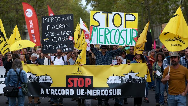 French famers protest in Paris to block the EU-Mercosur agreement