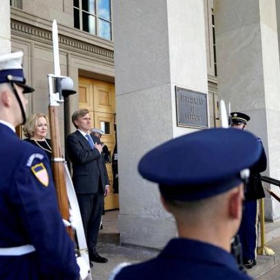 Colby, oficial sênior de defesa dos EUA, visita Coreia do Sul e Japão