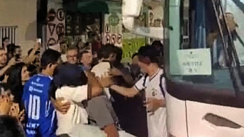 Ônibus do Águia de Marabá chega ao Pará após acidente com vítima. (Foto: Reprodução/ Internet)