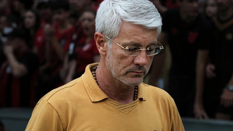 Odair Hellmann em Athletico 0x1 Coritiba, pelo Campeonato Paranaense 2026. Foto: Edson De Souza/TheNews2/Gazeta Press