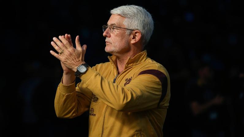 Odair Hellmann renova com o Furacão após acesso à Série A. Foto: Robson Mafra/AGIF/Gazeta Press