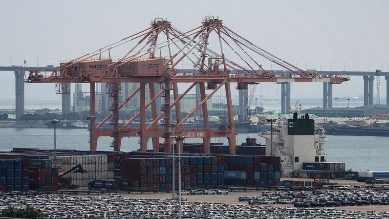 KIA Motors' vehicles are parked to be exported, at a port in Pyeongtaek, South Korea, July 31, 2025. REUTERS/Kim Hong-Ji/File Photo