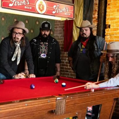 Tylor & the Train Robbers mostram country de Idaho diferente em álbum ao vivo