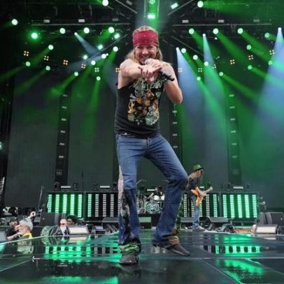 Turnê de 40 anos do Poison é cancelada por impasse na divisão de lucros