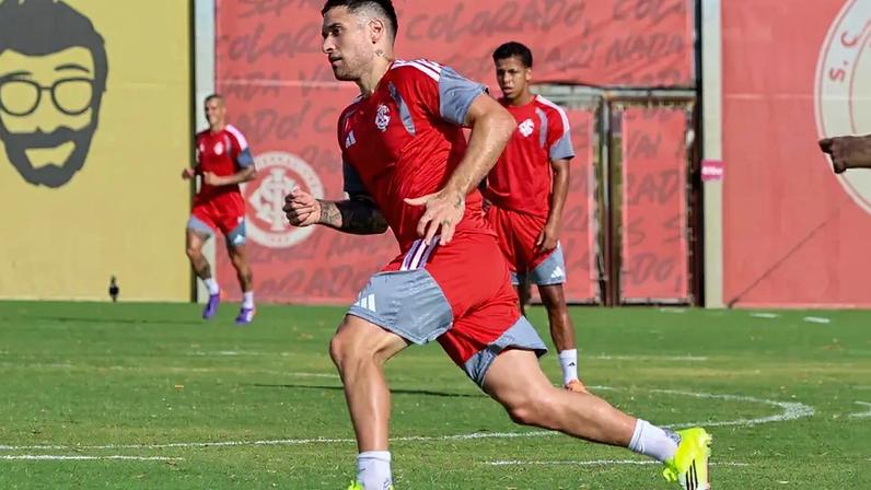 Villagra pode iniciar seu primeiro jogo pelo Inter (Foto: Ricardo Duarte/SC Internacional)