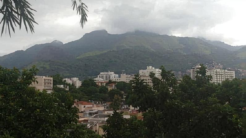 Passagem de frente fria e chuva de ZCAS baixaram muito a temperatura em todo o RJ (Foto: Rio de Janeiro, RJ, Daniel Orlandi)