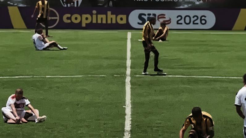 Jogo da Copinha é pausado por gramado sintético queima pés de atletas