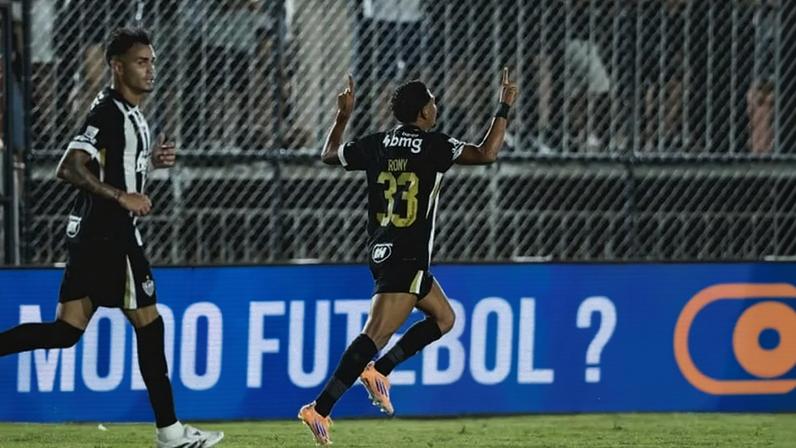 Rony em North x Atlético (Foto: Pedro Souza / Atlético)
