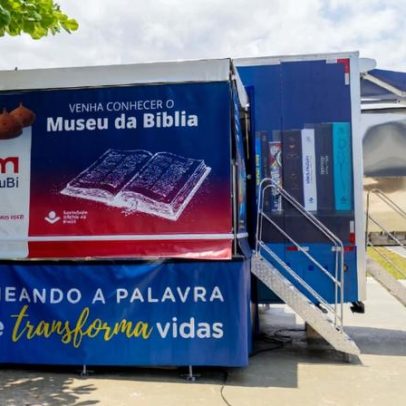 Caminhão da Bíblia chega a Santos