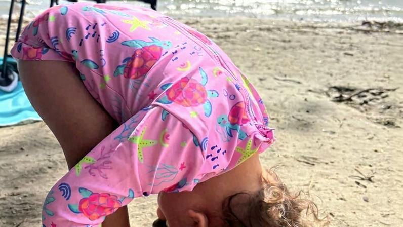 Sol forte e calor excessivo exigem mais atenção para proteger crianças e pessoas idosas (Foto: Caraguatatuba, SP, Debora Hiar)