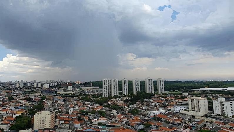 Aumento do calor e da umidade vão trazer mais nuvens carregadas para SP esta semana (Foto: São Paulo, SP, José Alexandre Galvão