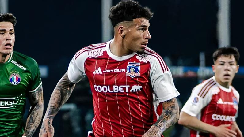 Alan Saldivia em campo pelo Colo-Colo (Foto: Reprodução/Instagram)