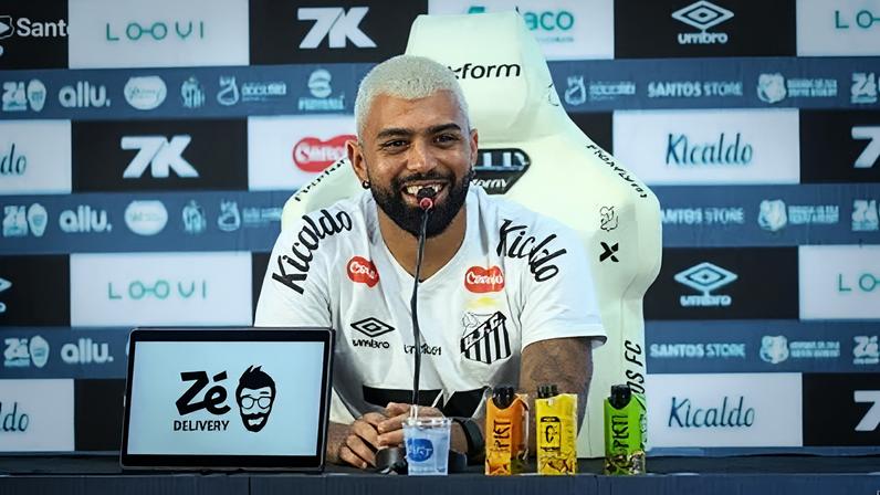 Gabigol durante apresentação no Santos