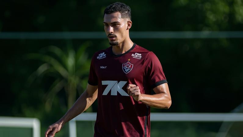 Diogo Silva, ex-Palmeiras, é o novo reforço do Vitória em 2026 (Foto: Victor Ferreira / EC Vitória)