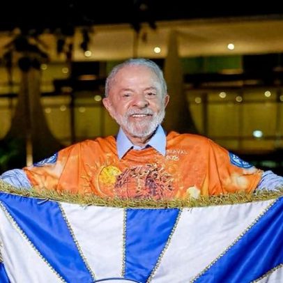 Carnaval no Nordeste e Sapucaí com clima de campanha pró-Lula