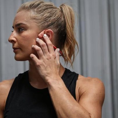 Shokz OpenRun Pro mantém você atento ao ouvir, com 39% de desconto na Amazon
