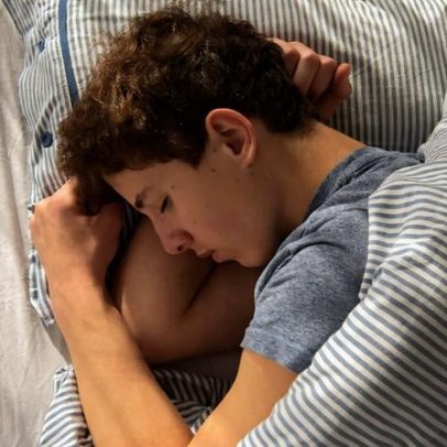 Sono excessivo na adolescência: descanso, cansaço emocional ou alerta