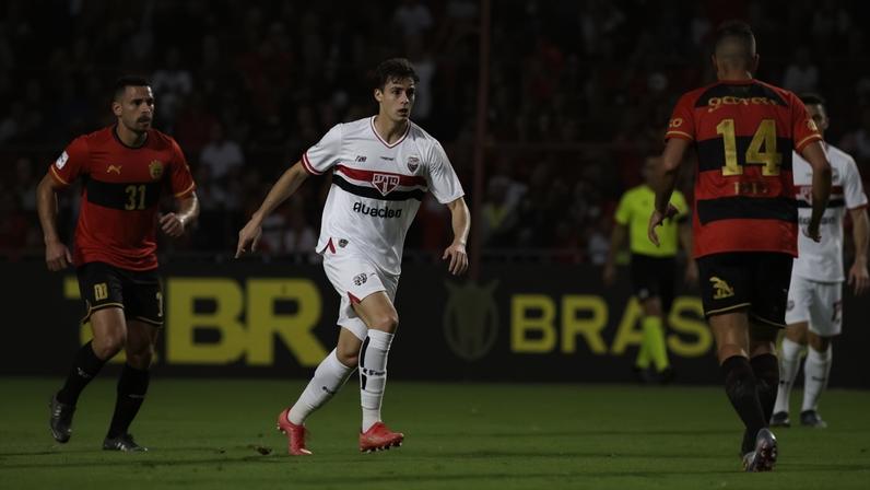 Rodriguinho contra o Sport, pelo Brasileirão