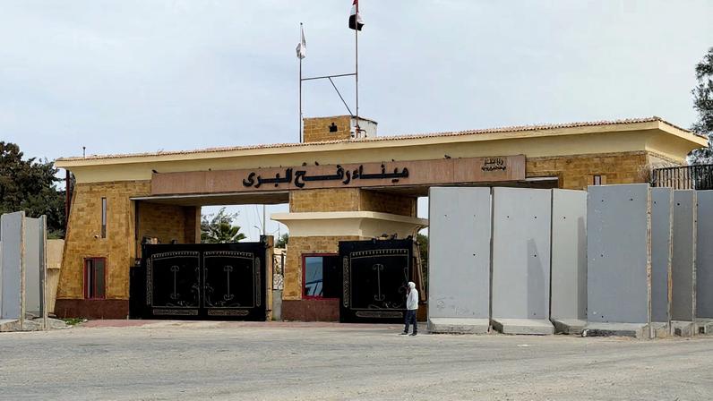 A gate at the Rafah border crossing between Egypt and the Gaza Strip, in Rafah, Egypt, January 29, 2026. REUTERS/Stringer