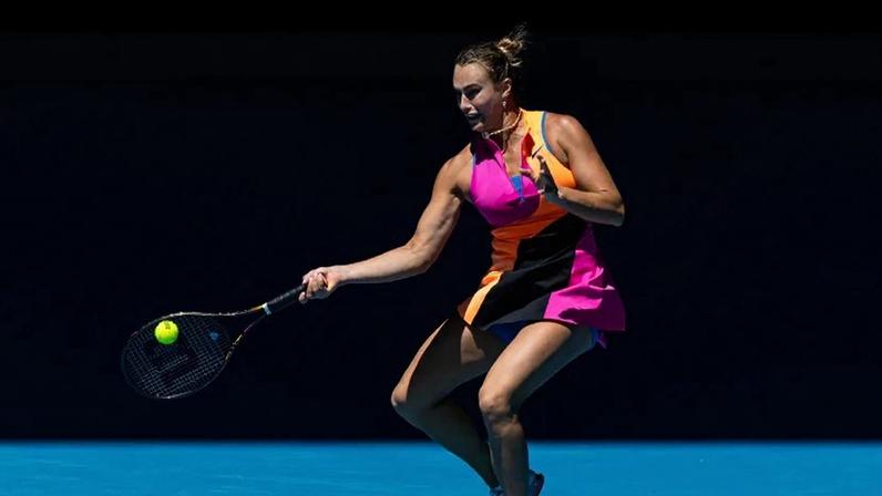 Sabalenka vence em sets equilibrados e terá duelo com a canadense Mboko