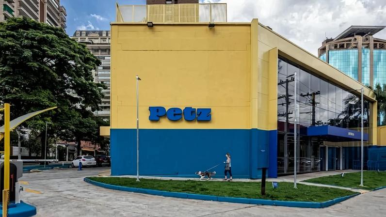 A união cria uma companhia com receita bruta ao redor de R$ 7 bilhões, quase 500 lojas e 20 marcas próprias de produtos