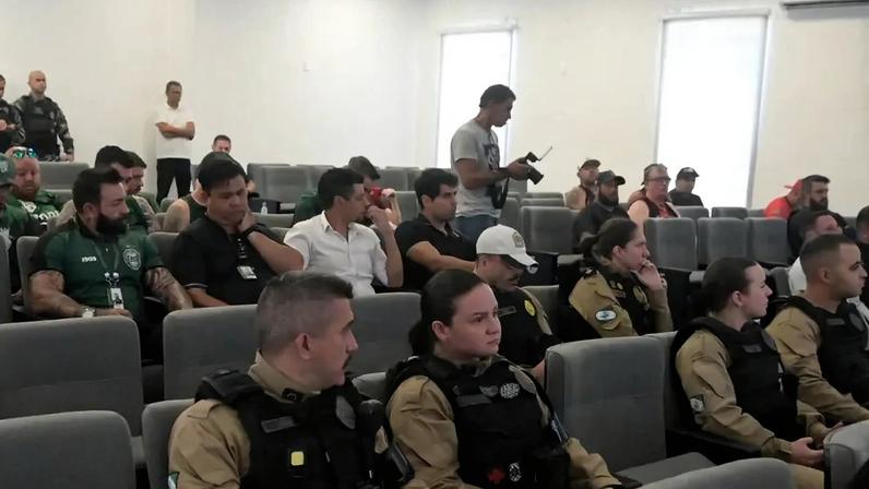 Clubes, torcidas e órgãos de segurança em reunião pré-Atletiba. Foto: Ernani Ogata/Código19/Gazeta Press
