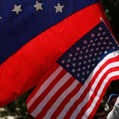 EUA apreendem navio-tanque ligado à Venezuela antes de encontro Trump-Machado