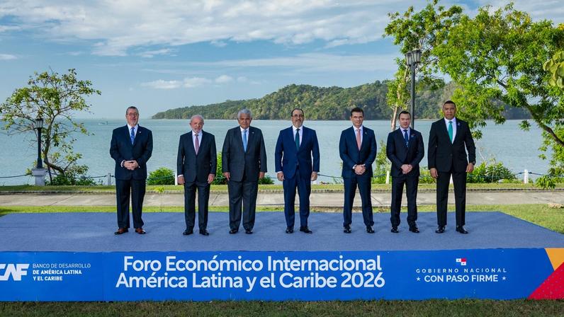 Bernardo Arévalo, Luiz Inácio Lula da Silva, José Raúl Mulino, Sergio Díaz-Granados, Rodrigo Paz, Daniel Noboa y Andrew Holness, en Panamá.