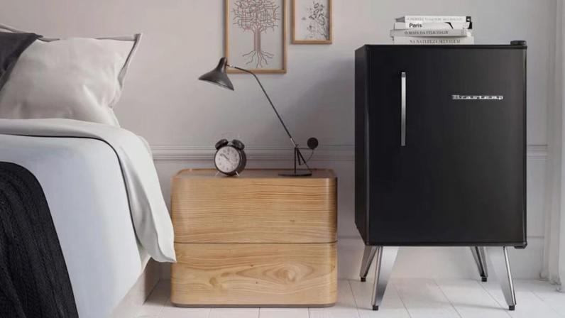 Frigobar passou a ser usado até no quarto para armazenar medicamentos para perda de peso, que necessitam de refrigeração, e produtos de skincare, segundo a Whirlpool
