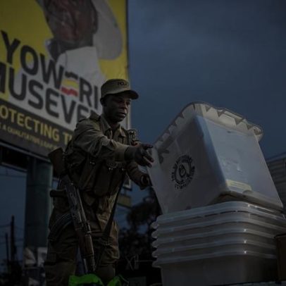 Repressão e intimidação marcam eleição presidencial de Uganda