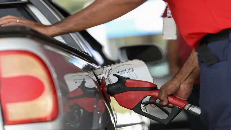 Valor médio do litro da gasolina A vendido às distribuidoras passará a ser, em média, R$ 2,57