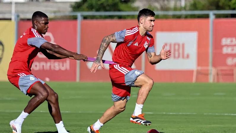 Rodrigo Villagra, volante do Internacional, em treino no CT Parque Gigante (Foto: Ricardo Duarte/SC Internacional)
