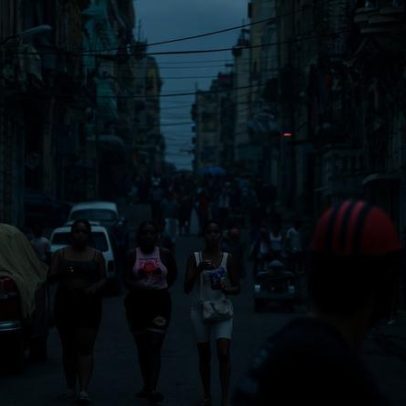 CIA aponta economia de Cuba sombria, com visão mista sobre queda do governo