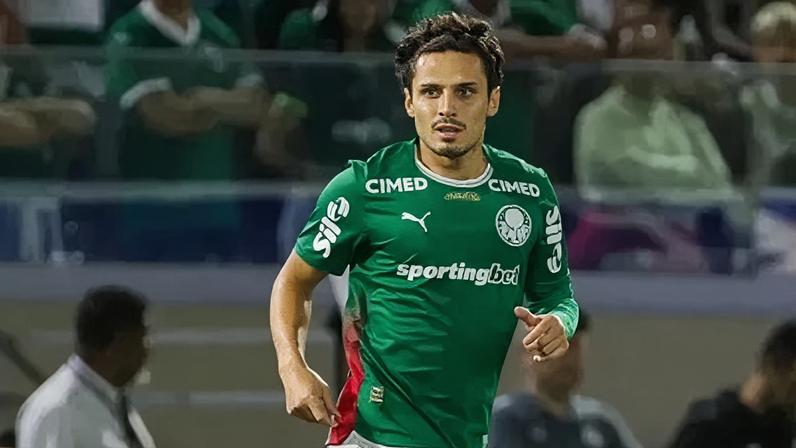Veiga atuou no clássico entre Palmeiras e São Paulo