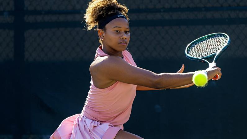 Victória Barros treina com ex-top-20 Cornet antes de viajar à Austrália